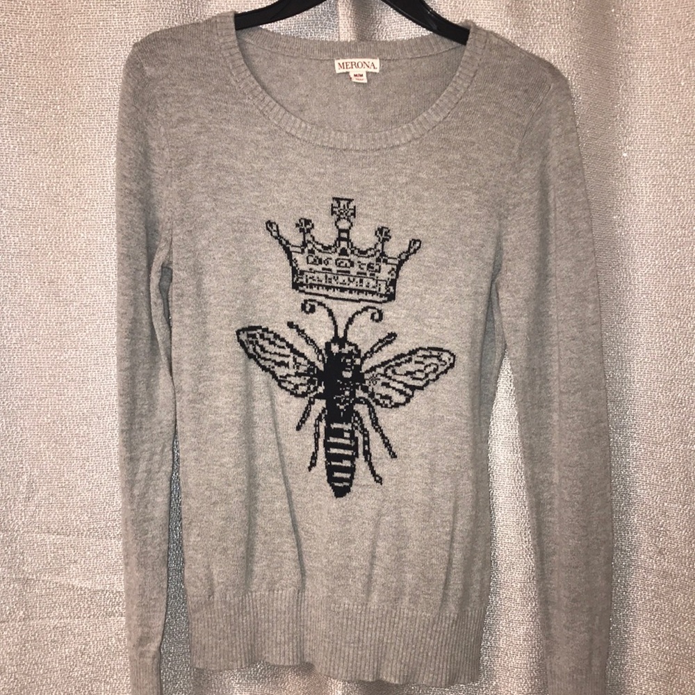 Queen B sweater